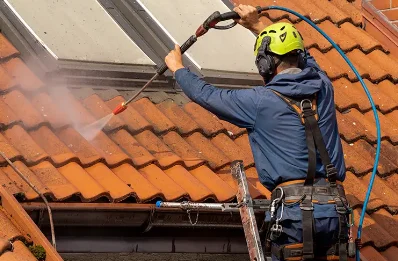 Démoussage et hydrofuge de toiture à Grez